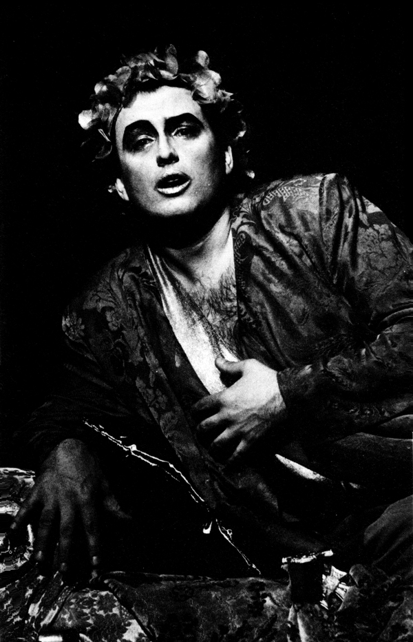 Zachos Terzakis as Titus